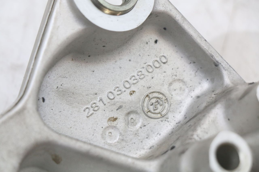 photo de FUSSRASTEN HALTEPLATTEN VORN LINKS HUSQVARNA SVARTPILEN 401 (2018 - 2023) - Oberflächenzustand und Material