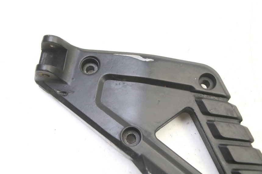 photo de FUSSRASTEN HALTEPLATTEN VORN LINKS BMW K 75 RT 750 (1989 - 1997) - Detailansicht des Bauteils