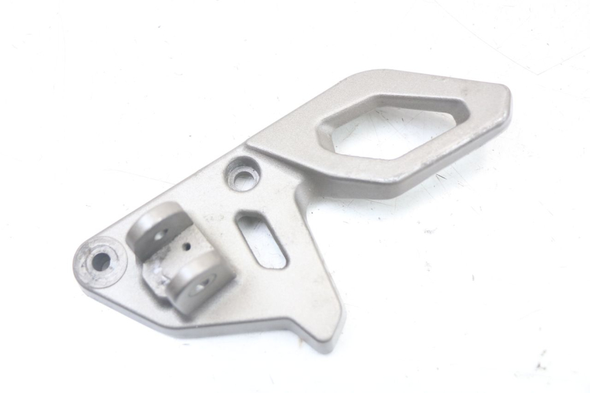 photo de FUSSRASTEN HALTEPLATTEN VORN LINKS MASAI SCRAMBLER SPORT 125 (2021 - 2025) - Hauptansicht