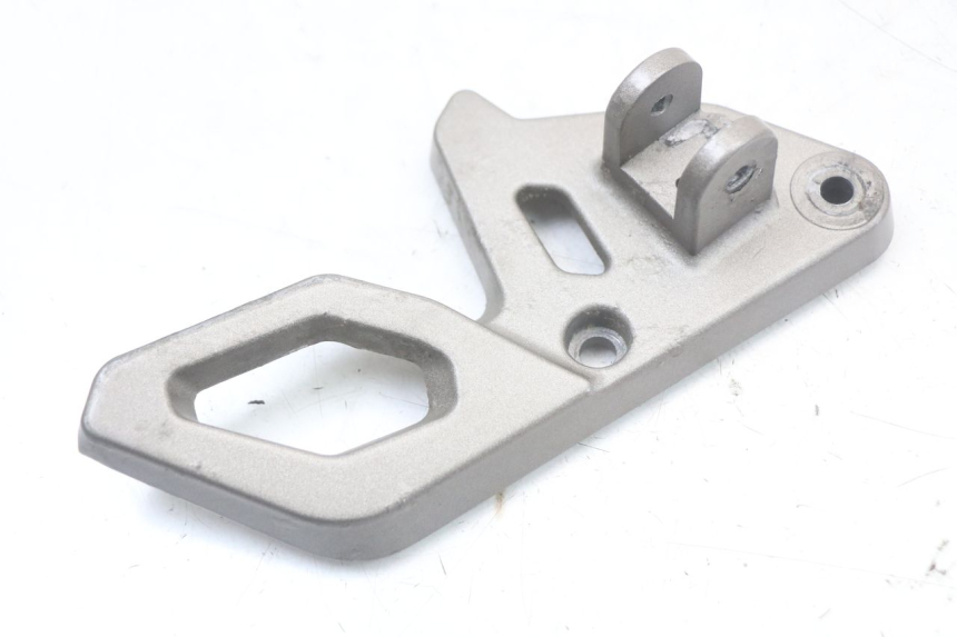 photo de FUSSRASTEN HALTEPLATTEN VORN LINKS MASAI SCRAMBLER SPORT 125 (2021 - 2025) - Alternative Perspektive