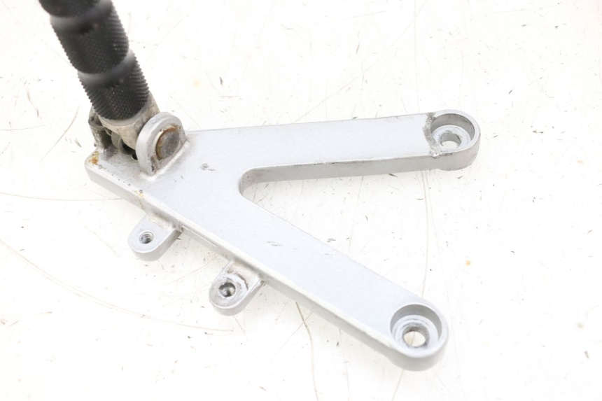 photo de FUSSRASTEN HALTEPLATTEN VORN LINKS HONDA NSR R 125 (1994 - 2003) - Zoom auf Gebrauchszustand