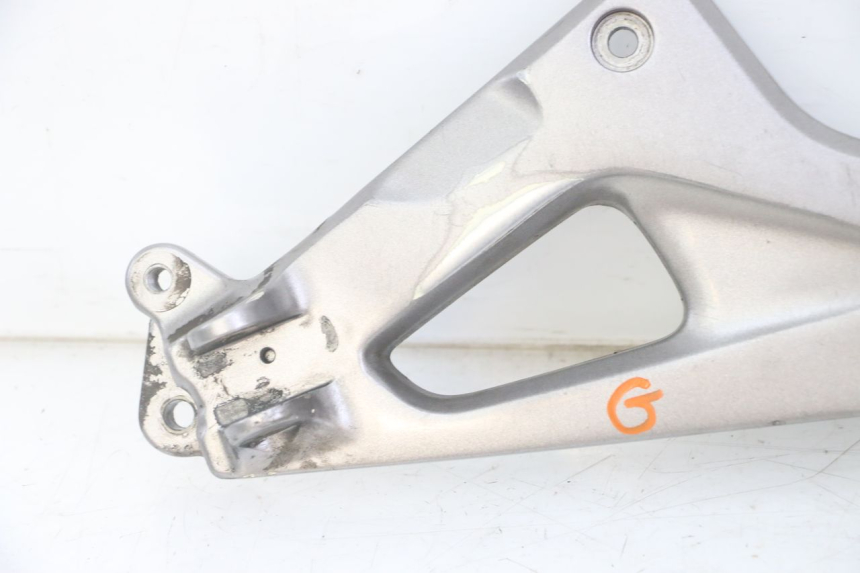 photo de FUSSRASTEN HALTEPLATTEN VORN LINKS HONDA NTV DEAUVILLE ABS 700 (2007 - 2016) - Zoom auf Komponenten