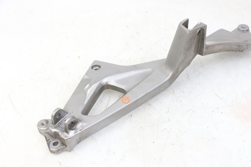 photo de FUSSRASTEN HALTEPLATTEN VORN LINKS HONDA NTV DEAUVILLE ABS 700 (2007 - 2016) - Details der Befestigungspunkte