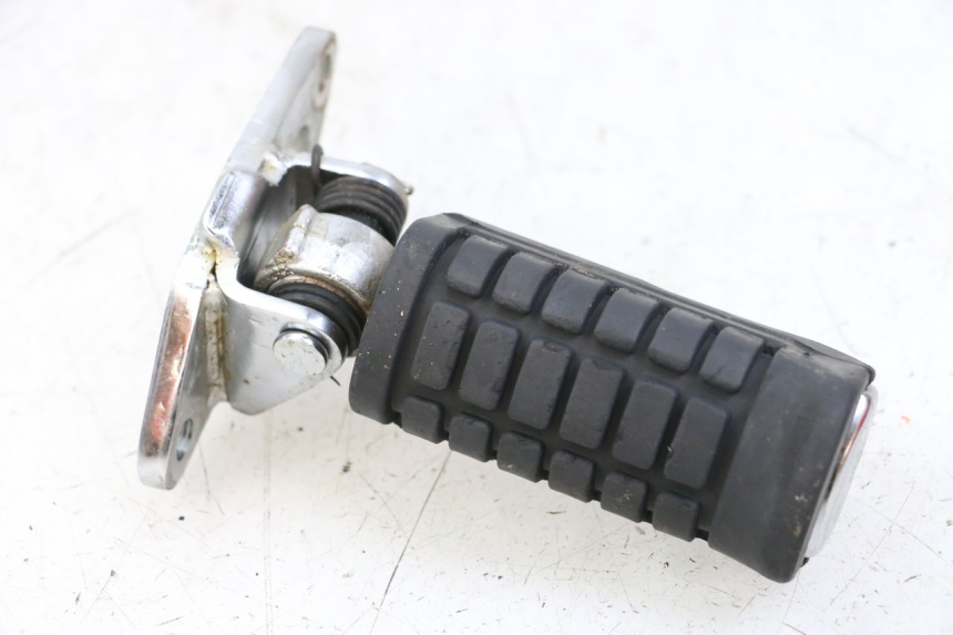 photo de FUSSRASTEN HALTEPLATTEN VORN LINKS REGAL RAPTOR RAXTER 2 125 (2007 - 2015) - Hauptansicht