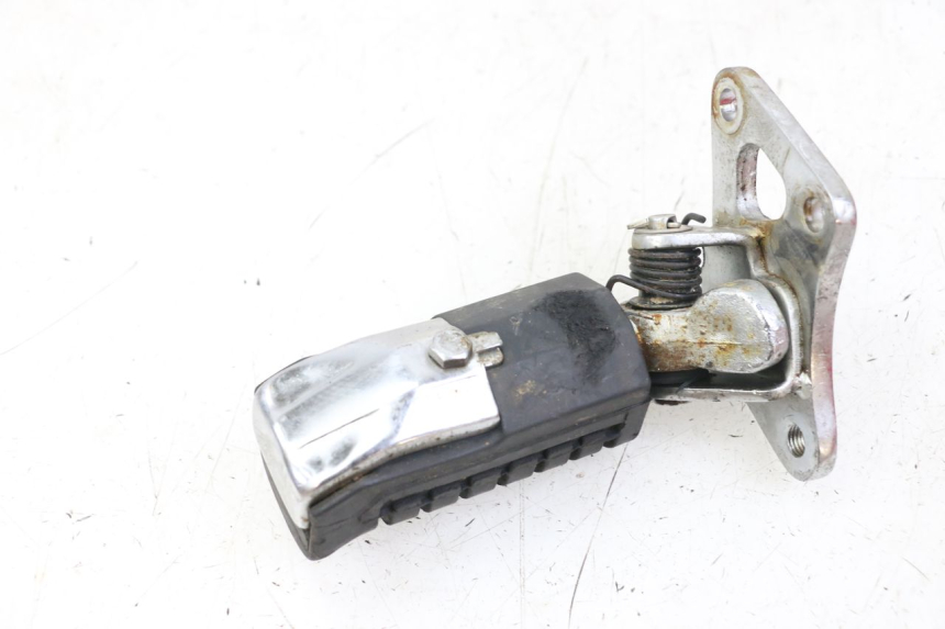 photo de FUSSRASTEN HALTEPLATTEN VORN LINKS REGAL RAPTOR RAXTER 2 125 (2007 - 2015) - Zoom auf Gebrauchszustand