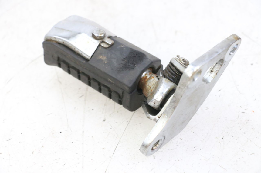 photo de FUSSRASTEN HALTEPLATTEN VORN LINKS REGAL RAPTOR RAXTER 2 125 (2007 - 2015) - Technische Nahaufnahme