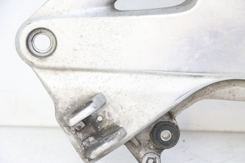 photo de FUSSRASTEN HALTEPLATTEN VORN LINKS HONDA ST PAN EUROPEAN 1300 (2002 - 2013) - Geprüftes Gebrauchtteil