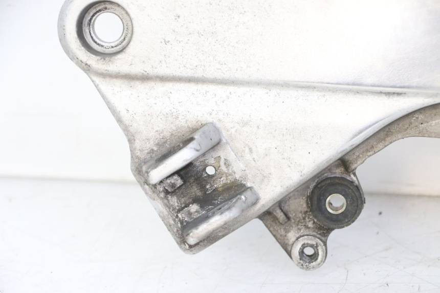 photo de FUSSRASTEN HALTEPLATTEN VORN LINKS HONDA ST PAN EUROPEAN 1300 (2002 - 2013) - Kennzeichnungen und Originalreferenzen