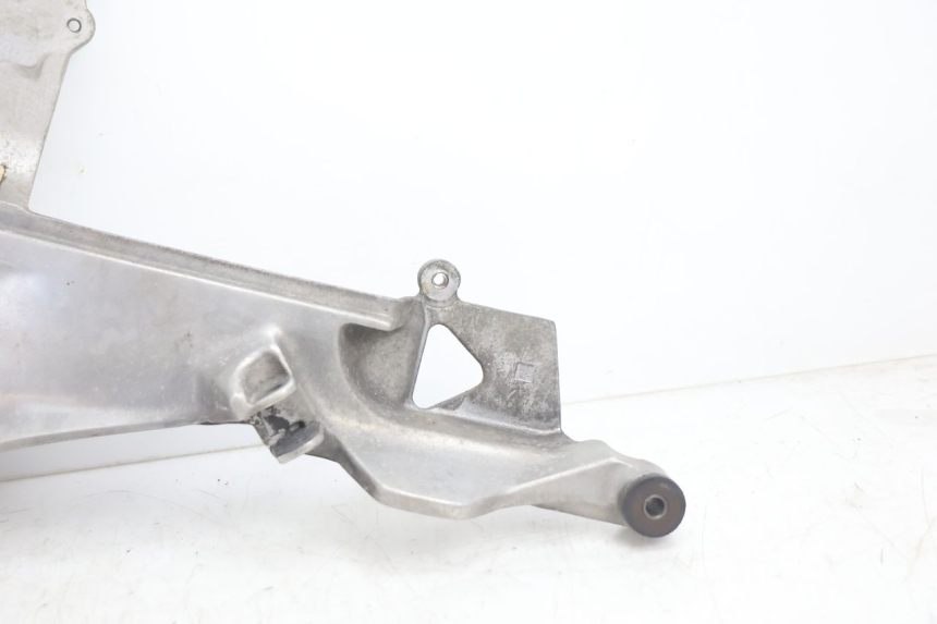photo de FUSSRASTEN HALTEPLATTEN VORN LINKS HONDA ST PAN EUROPEAN 1100 (1990 - 2002) - Alternative Perspektive