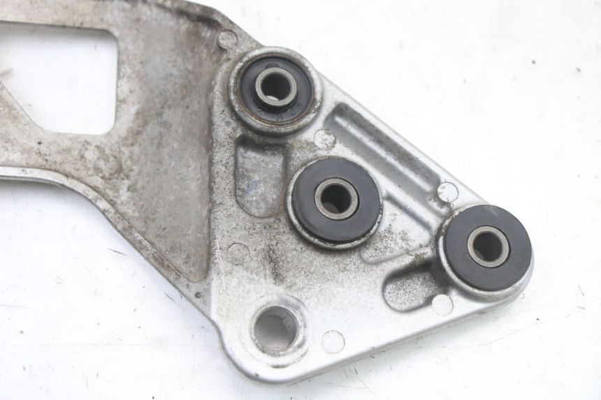 photo de FUSSRASTEN HALTEPLATTEN VORN LINKS SUZUKI GSX F GSXF 650 (2007 - 2015) - Details der Befestigungspunkte