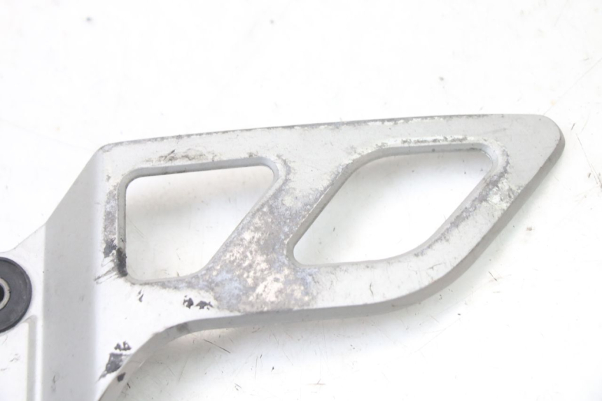 photo de FUSSRASTEN HALTEPLATTEN VORN LINKS SUZUKI GSX F GSXF 650 (2007 - 2015) - Zoom auf Gebrauchszustand