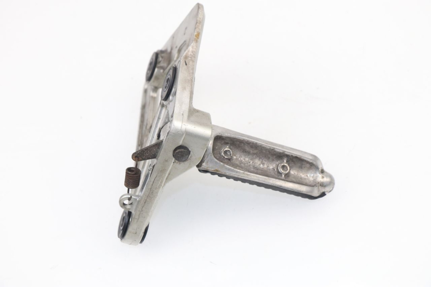 photo de FUSSRASTEN HALTEPLATTEN VORN LINKS SUZUKI GSX F GSXF 750 (1988 - 1998) - Technische Nahaufnahme