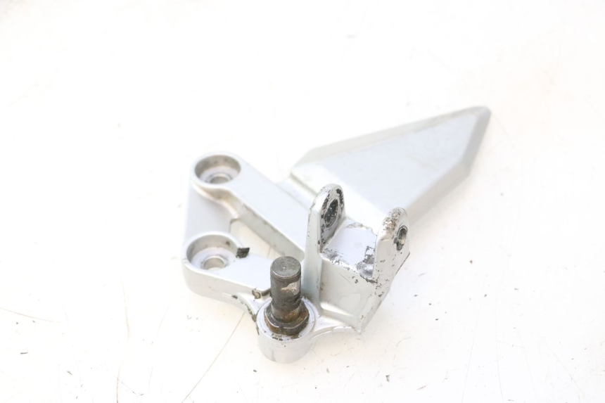 photo de FUSSRASTEN HALTEPLATTEN VORN LINKS SUZUKI SV S 650 (2003 - 2009) - Technische Nahaufnahme