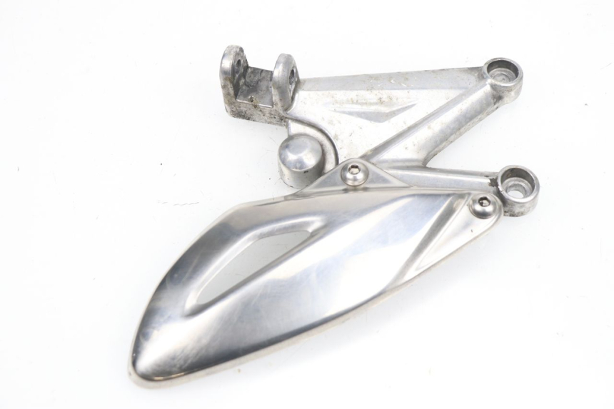 photo de FUSSRASTEN HALTEPLATTEN VORN LINKS TRIUMPH STREET TRIPLE 675 (2007 - 2012) - Technische Nahaufnahme