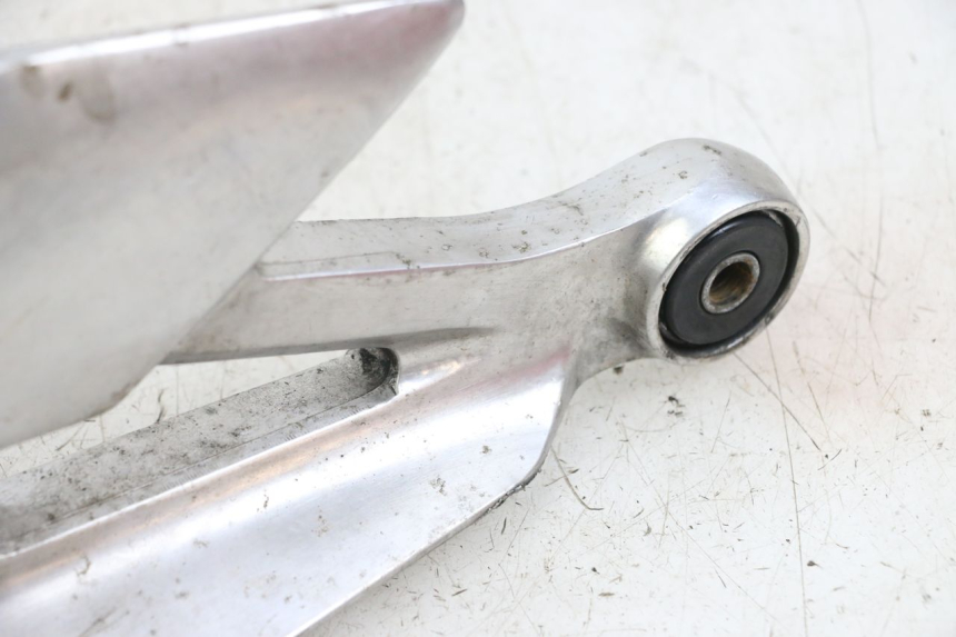 photo de FUSSRASTEN HALTEPLATTEN VORN LINKS YAMAHA XJS DIVERSION 600 (1997 - 1999) - Details der Befestigungspunkte