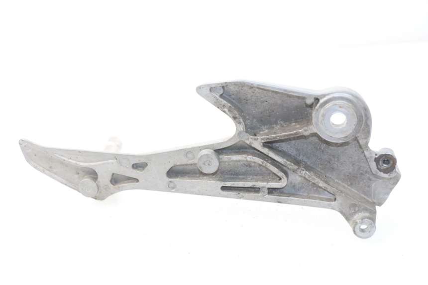 photo de FUSSRASTEN HALTEPLATTEN VORN LINKS HONDA XLV VARADERO 125 (2000 - 2006) - Detailansicht des Bauteils