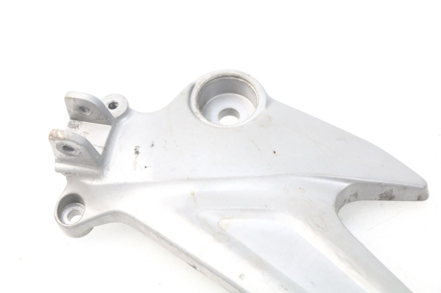 photo de FUSSRASTEN HALTEPLATTEN VORN LINKS HONDA XLV VARADERO 125 (2000 - 2006) - Details der Befestigungspunkte