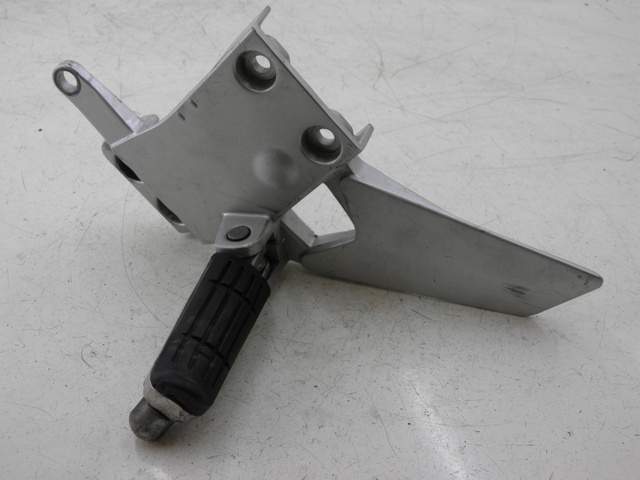 photo de FUSSRASTEN HALTEPLATTEN VORN LINKS YAMAHA FJR 1300 (2004 - 2005) - Hauptansicht