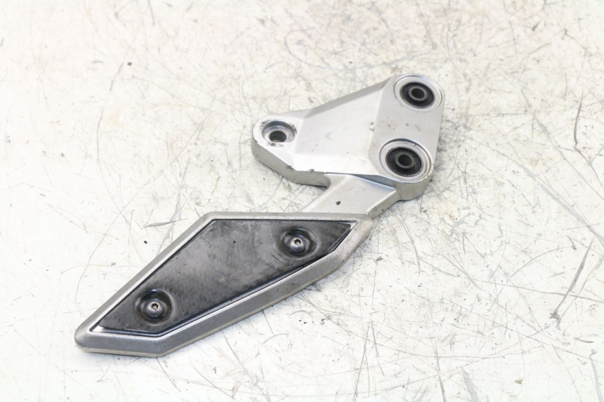 photo de FUSSRASTEN HALTEPLATTEN VORN LINKS YAMAHA FZ1 FAZER 1000 (2007 - 2009) - Alternative Perspektive