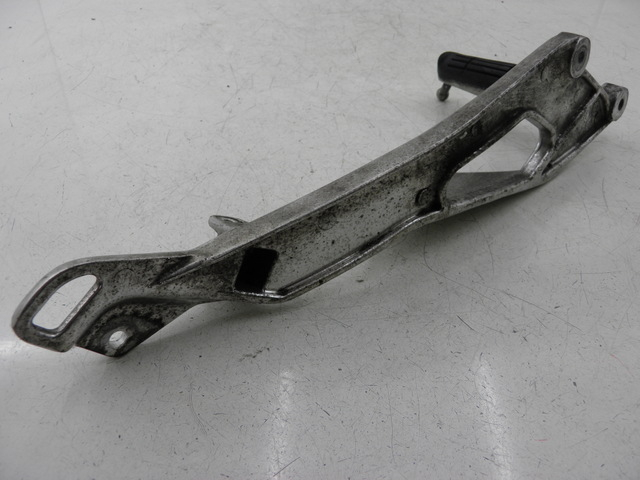 photo de FUSSRASTEN HALTEPLATTEN VORN LINKS YAMAHA TDM 900 (2004 - 2006) - Zoom auf Gebrauchszustand