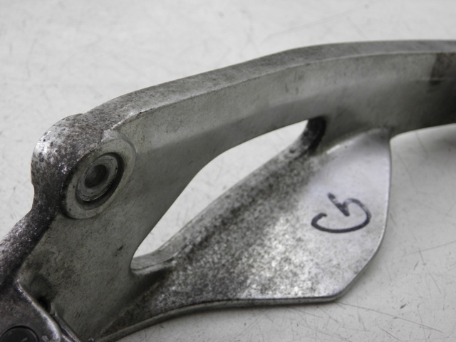 photo de FUSSRASTEN HALTEPLATTEN VORN LINKS YAMAHA TDM 900 (2004 - 2006) - Alternative Perspektive