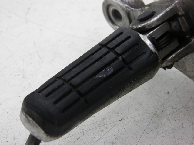 photo de FUSSRASTEN HALTEPLATTEN VORN LINKS YAMAHA TDM 900 (2004 - 2006) - Geprüftes Gebrauchtteil