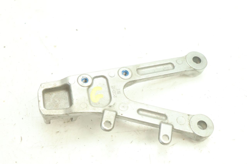 photo de FUSSRASTEN HALTEPLATTEN VORN LINKS YAMAHA YZF R6 600 (2008 - 2009) - Zoom auf Gebrauchszustand