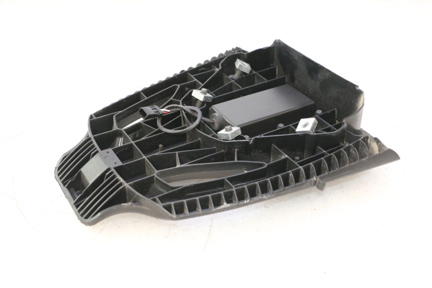 photo de GEPÄCKTRÄGER PIAGGIO MP3 HPE 530 (2022 - 2026) - Zoom auf Gebrauchszustand