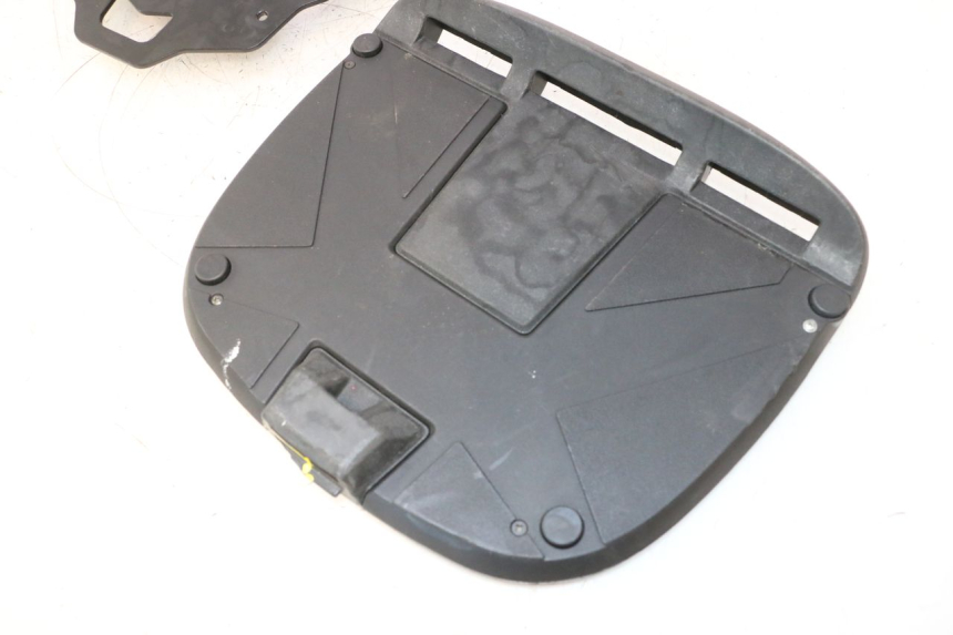 photo de GEPÄCKTRÄGER PIAGGIO MP3 500 (2016 - 2018) - Zoom auf Gebrauchszustand