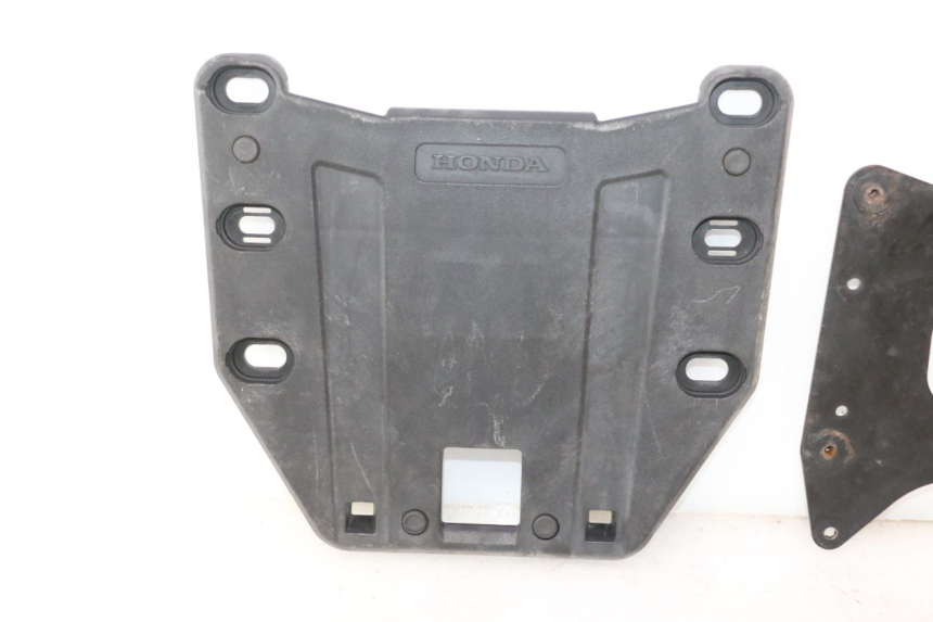 photo de GEPÄCKTRÄGER HONDA XLV VARADERO 125 (2007 - 2012) - Oberflächenzustand und Material