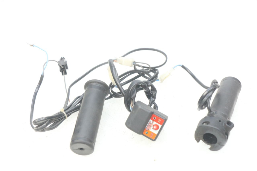 photo de GASGRIFF HONDA FES PANTHEON 2T 125 (1998 - 2002) - Hauptansicht