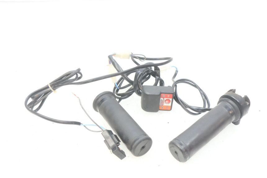 photo de GASGRIFF HONDA FES PANTHEON 2T 125 (1998 - 2002) - Gesamtansicht des Produkts