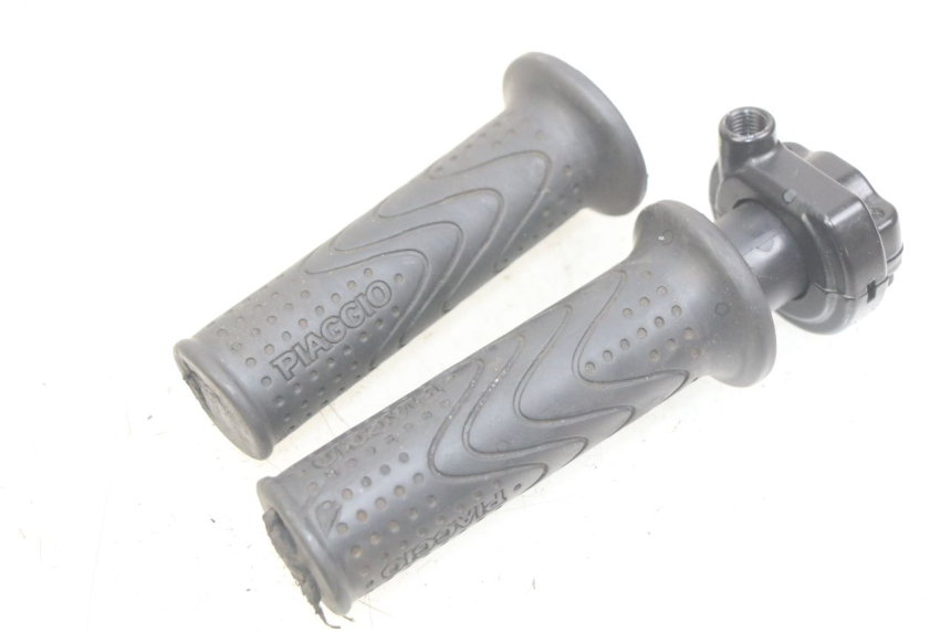 photo de GASGRIFF PIAGGIO FLY 4T 50 (2013 - 2017) - Zoom auf Gebrauchszustand