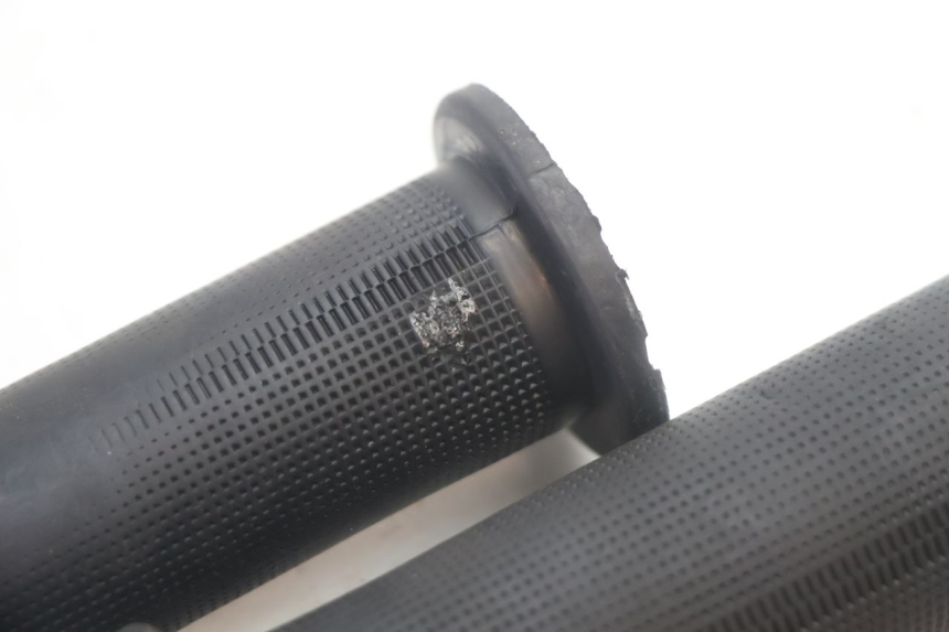 photo de GASGRIFF PEUGEOT KISBEE 4T 50 (2010 - 2017) - Details der Befestigungspunkte