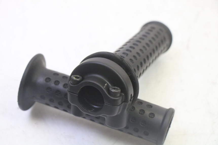 photo de GASGRIFF PIAGGIO MP3 LT 300 (2010 - 2016) - Zoom auf Gebrauchszustand