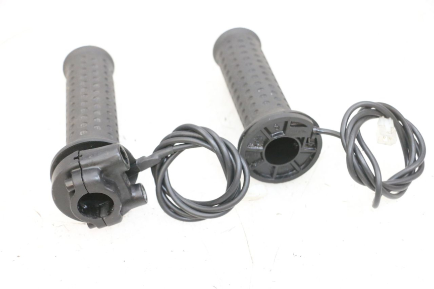 photo de GASGRIFF PIAGGIO MP3 500 (2016 - 2018) - Details der Befestigungspunkte