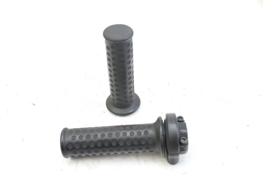 photo de GASGRIFF PIAGGIO NEW TYPHOON 50 (2018 - 2021) - Details der Befestigungspunkte