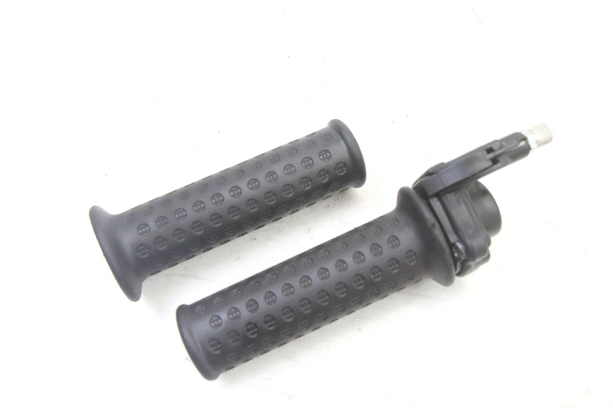 photo de GASGRIFF PIAGGIO NRG POWER PUREJET 50 (2018 - 2021) - Alternative Perspektive