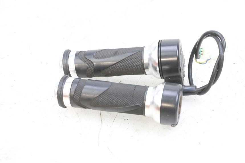 photo de GASGRIFF EFUN PUSA 1 - Details der Befestigungspunkte