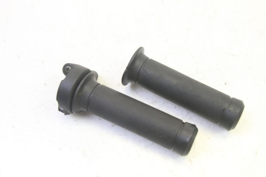 photo de GASGRIFF PEUGEOT TWEET PRO EFI 4T 50 (2021 - 2022) - Hauptansicht