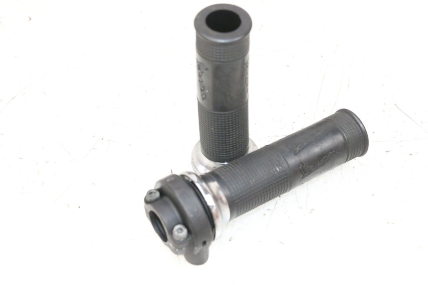 photo de GASGRIFF PIAGGIO VESPA GTS SUPER IE 125 (2009 - 2016) - Hauptansicht