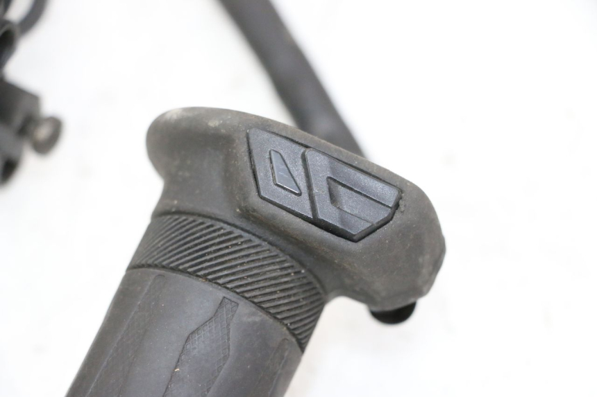 photo de GASGRIFF YAMAHA XMAX X-MAX 125 (2006 - 2009) - Weitere Ansicht des Artikels