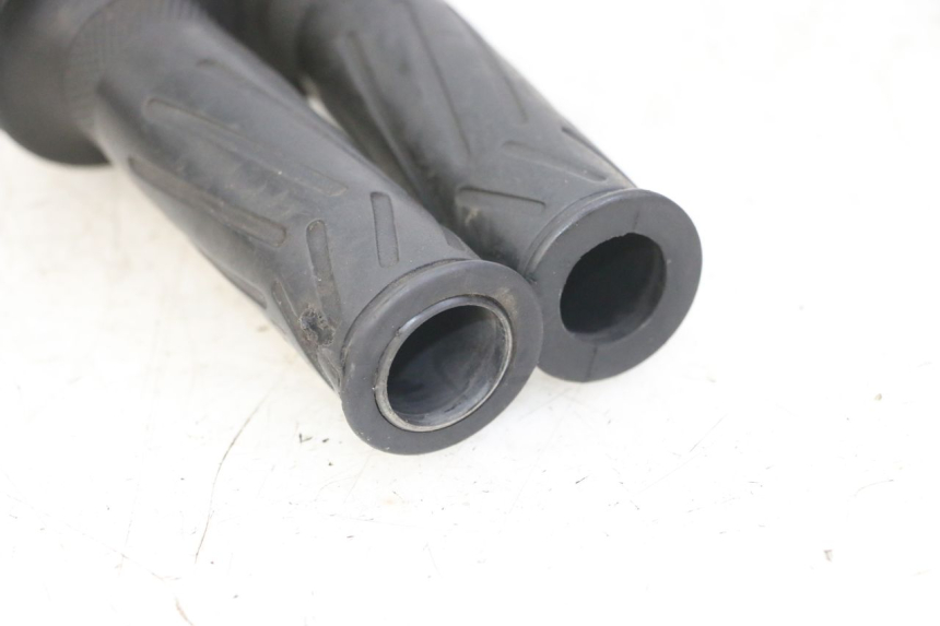 photo de GASGRIFF YAMAHA FZS FAZER 600 (2001 - 2003) - Oberflächenzustand und Material