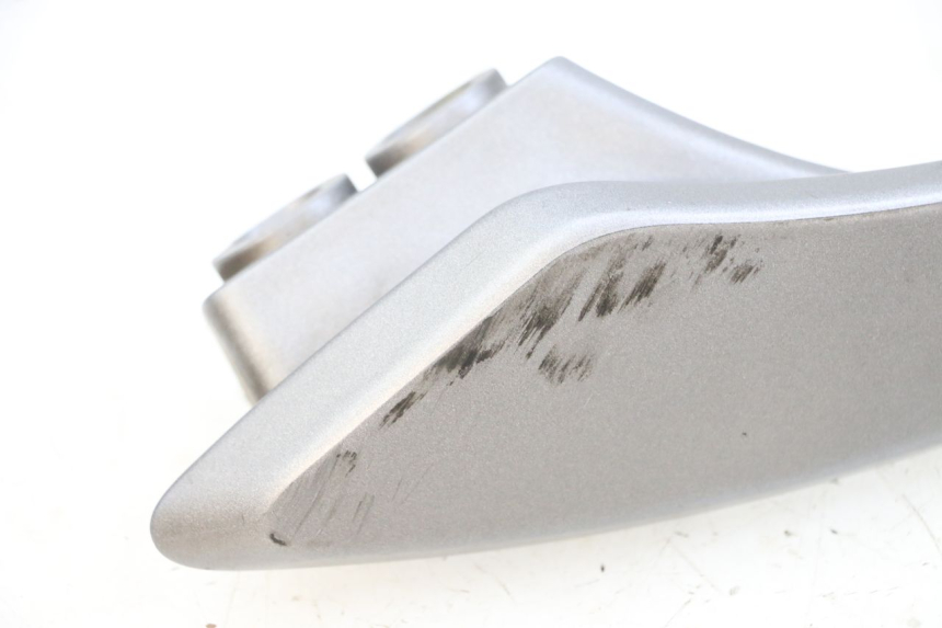 photo de HALTEGRIFF RECHTS SUZUKI BURGMAN 650 (2013 - 2020) - Details der Befestigungspunkte