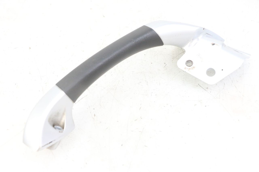 photo de HALTEGRIFF RECHTS PIAGGIO MP3 LT 300 (2010 - 2016) - Details der Befestigungspunkte