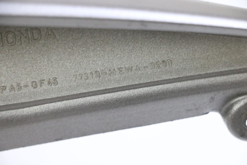 photo de HALTEGRIFF RECHTS HONDA NTV DEAUVILLE ABS 700 (2007 - 2016) - Zoom auf Gebrauchszustand