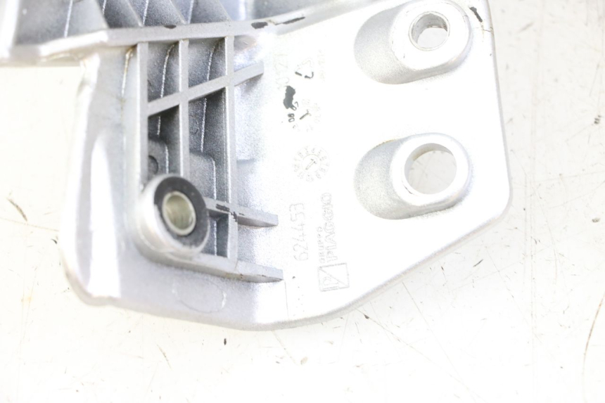 photo de RECHTER HINTERER GRIFF PIAGGIO MP3 LT 400 (2007 - 2012) - Alternative Perspektive