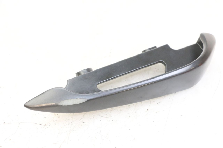 photo de HALTEGRIFF RECHTS SUZUKI BURGMAN 125 (2018 - 2021) - Zoom auf Gebrauchszustand