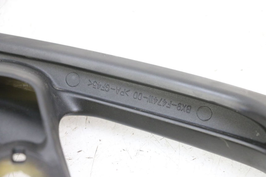 photo de HALTEGRIFF RECHTS YAMAHA TRICITY 300 (2020 - 2024) - Alternative Perspektive