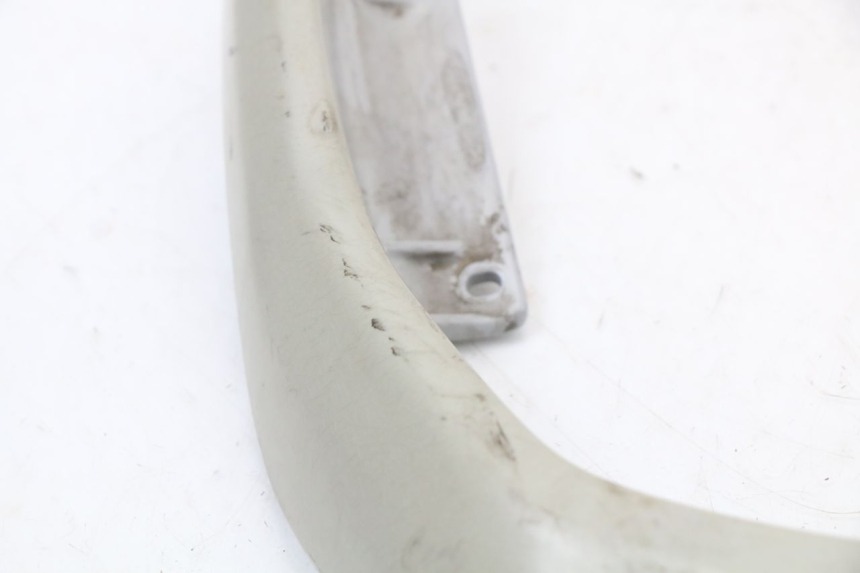 photo de HINTERRADGRIFF PEUGEOT ELYSTAR 50 (2002 - 2014) - Details der Befestigungspunkte